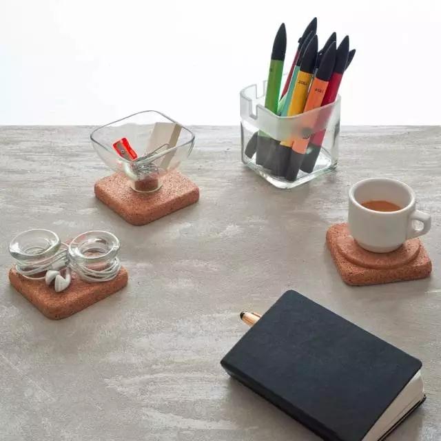 軟木與玻璃的組合，也是很實用時尚的！